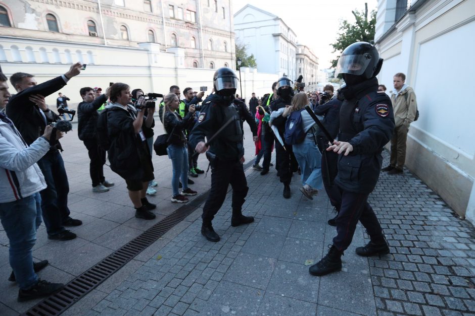 Trys masinių protestų ir areštų Maskvoje savaitės: kas iš tiesų ten vyksta? 