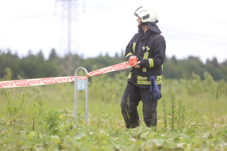 Tragedija: Kauno LEZ'e sudegė automobilis, jame – žmogaus kūnas