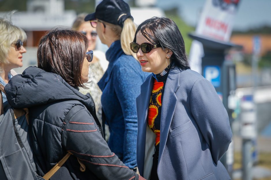Neringoje atidarytas Šlovės takas, jį papildė penkių atlikėjų delnų įspaudai