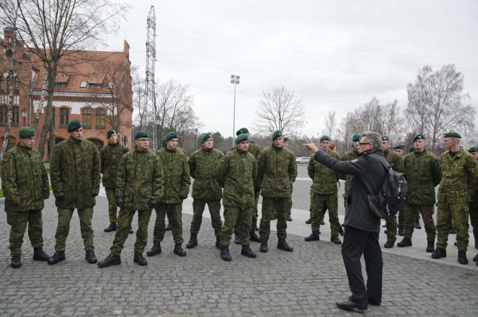 Rusijos propaganda siekiama palaužti valią priešintis, sako kariuomenės atstovas