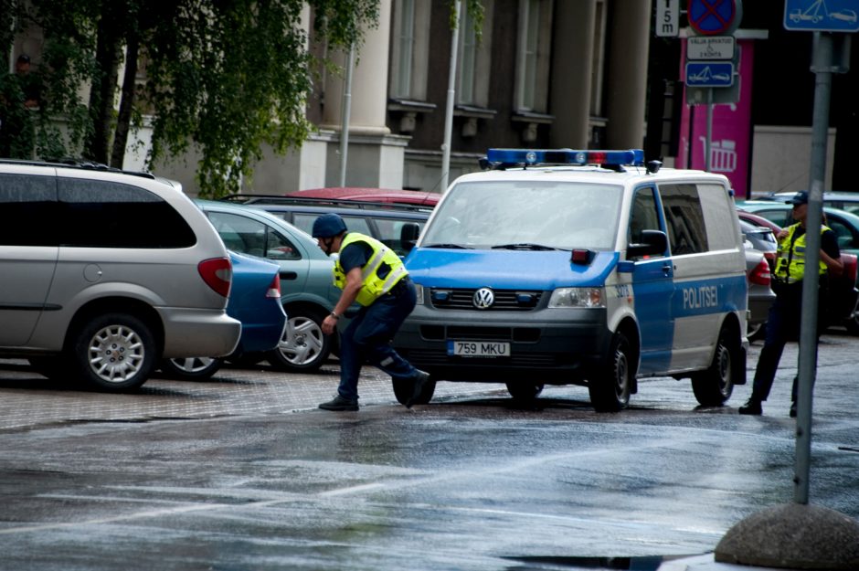 Taline vyras pašovė du taksistus, vienas jų mirė