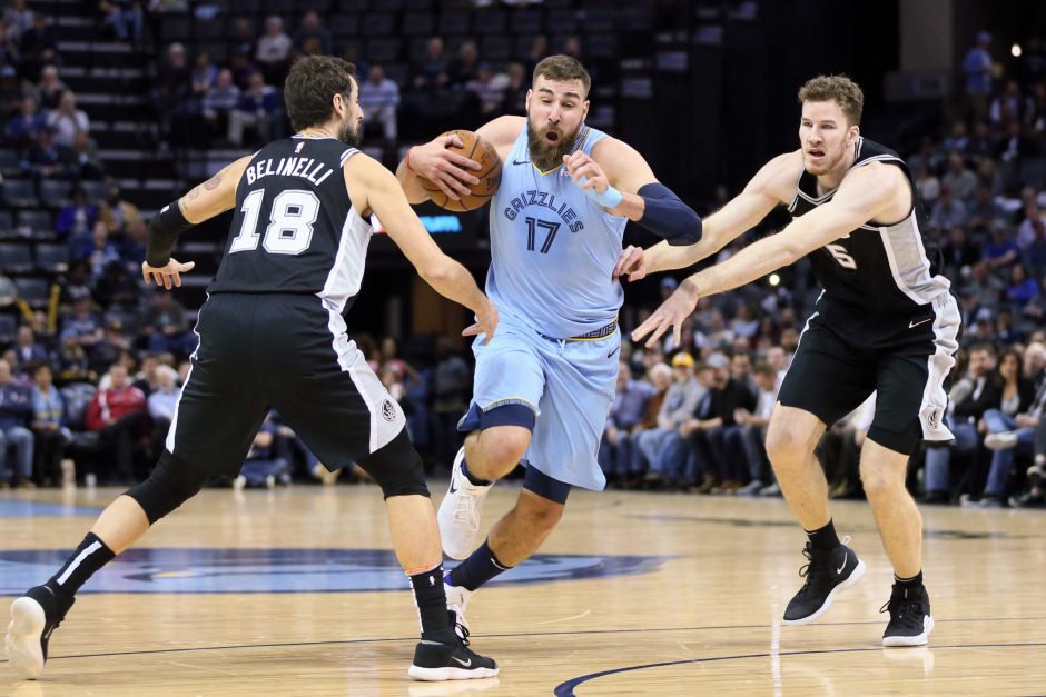 J. Valančiūnas solidžiai debiutavo „Grizzlies“ gretose