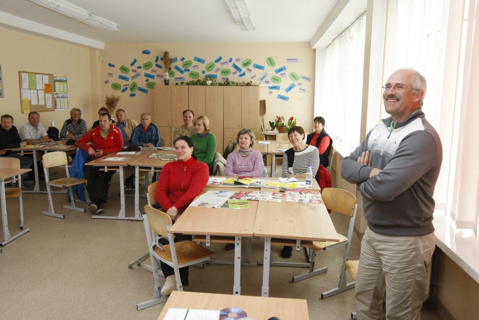 Mokytojams nebereikės rinkti pažymų, kad nėra teisti