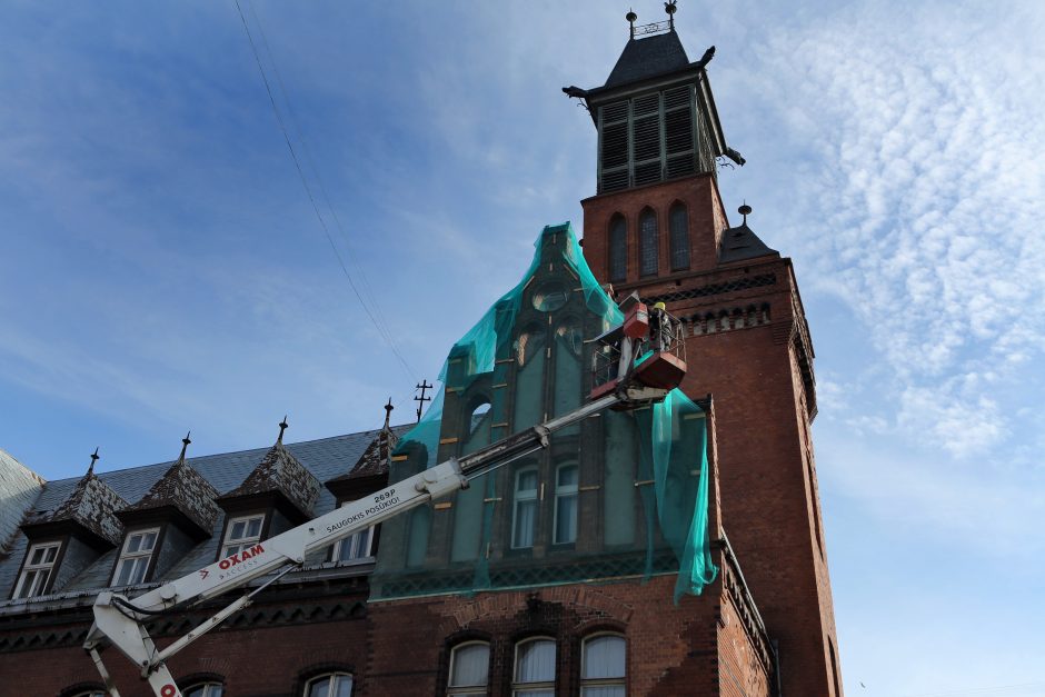 Klaipėdos savivaldybė svarsto pirkti centrinio pašto pastatą, prašo stabdyti aukcioną