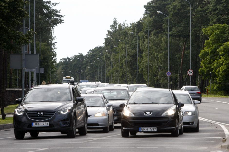 Estų šeima gali įpirkti 11 tūkst. eurų brangesnį automobilį nei lietuviai