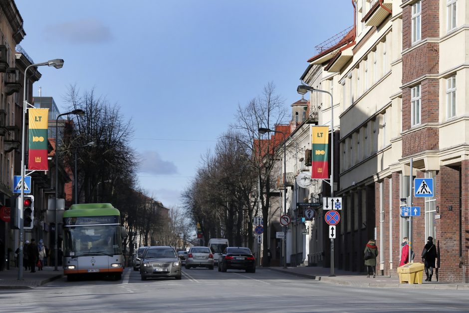 Mieste daugėja šventinių akcentų