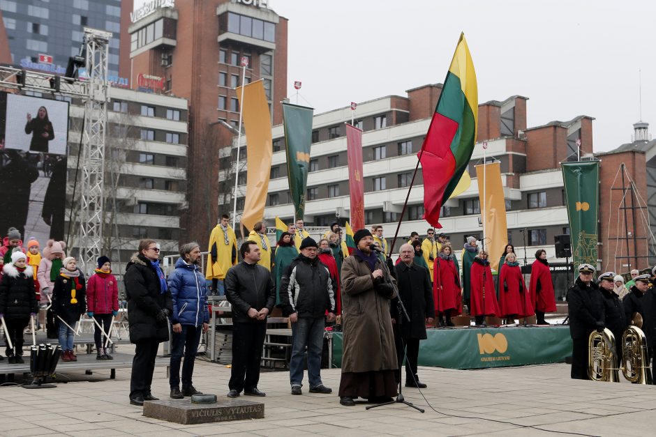 Pažėrė kritikos valstybės simbolių pateikimui