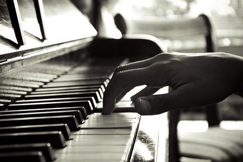 Jauniesiems muzikos atlikėjams – atviros meistriškumo pamokos