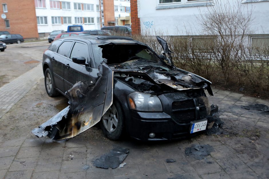 Naktį uostamiestyje sudegė automobilis