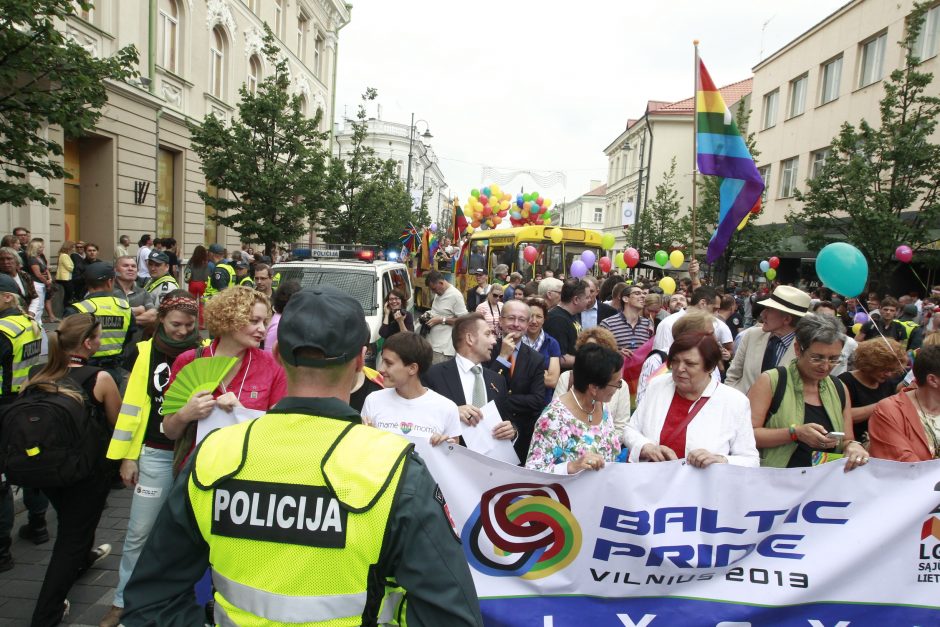 Lietuvos visuomenė palankiau vertina vienos lyties asmenų santuoką