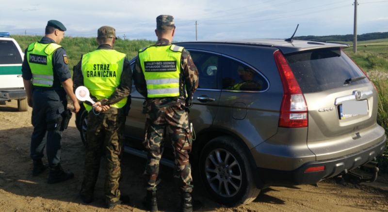 Vogta „Honda“ į Lietuvą parvažiavęs kaunietis bandė pasprukti