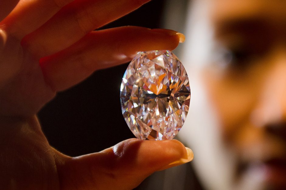 Brangakmenių ekspertas: vyrai deimantų turi daugiau nei moterys