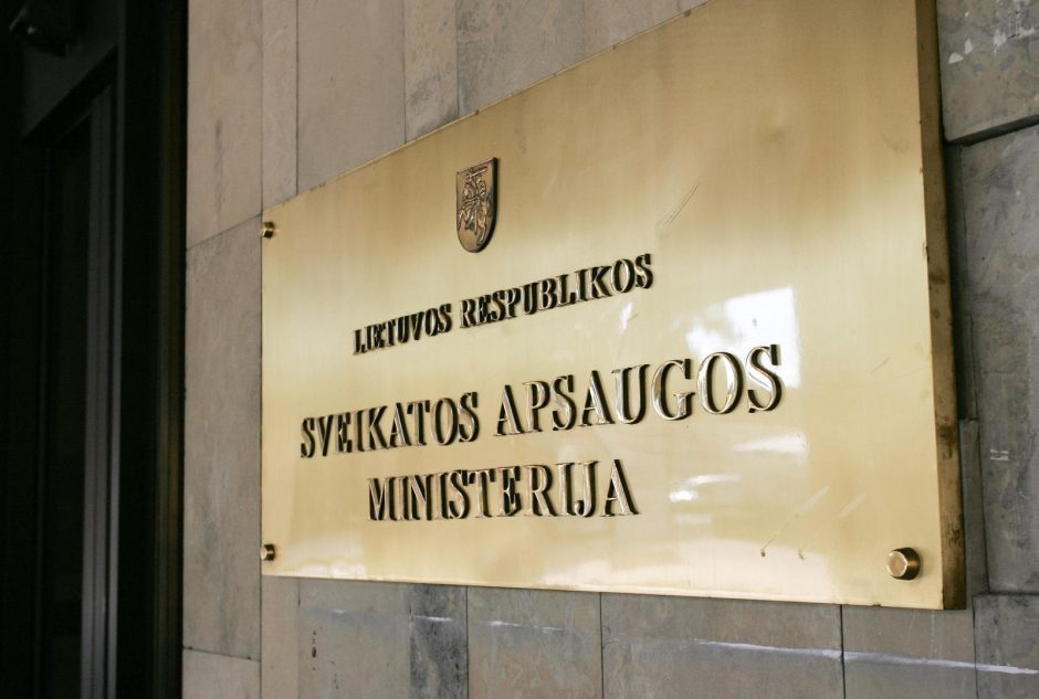 Ministerija nurodė pavaldžioms įstaigoms nebesamdyti advokatų