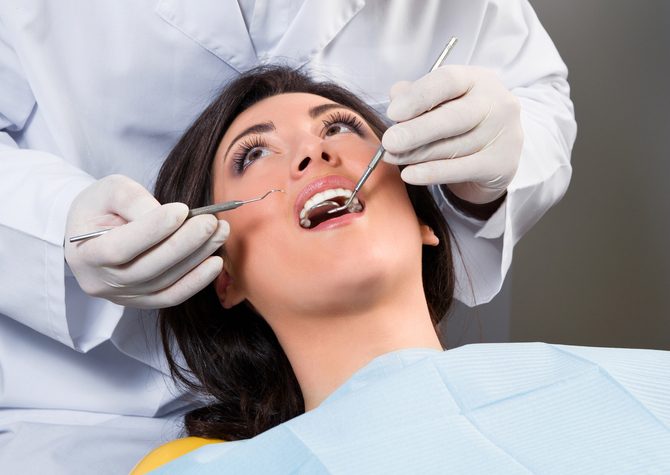 Laiku apsilankius pas odontologą galima sutaupyti ne tik pinigų