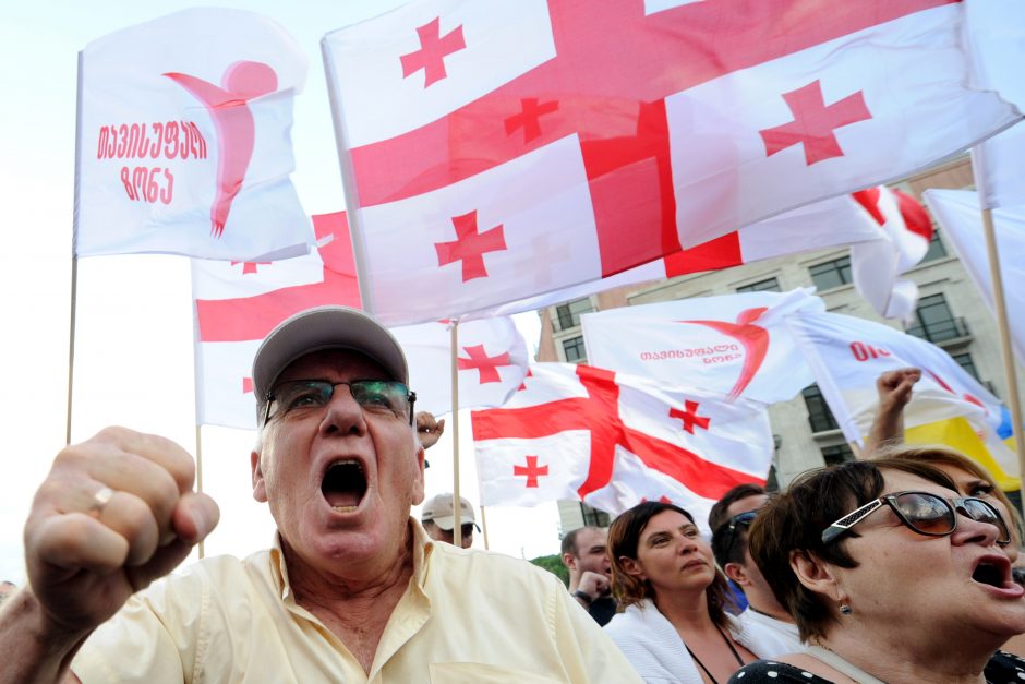 Tūkstančiai žmonių Tbilisyje protestavo prieš Rusijos veiksmus