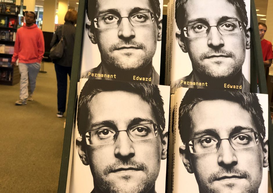 JAV iškėlė bylą E. Snowdenui dėl naujos knygos