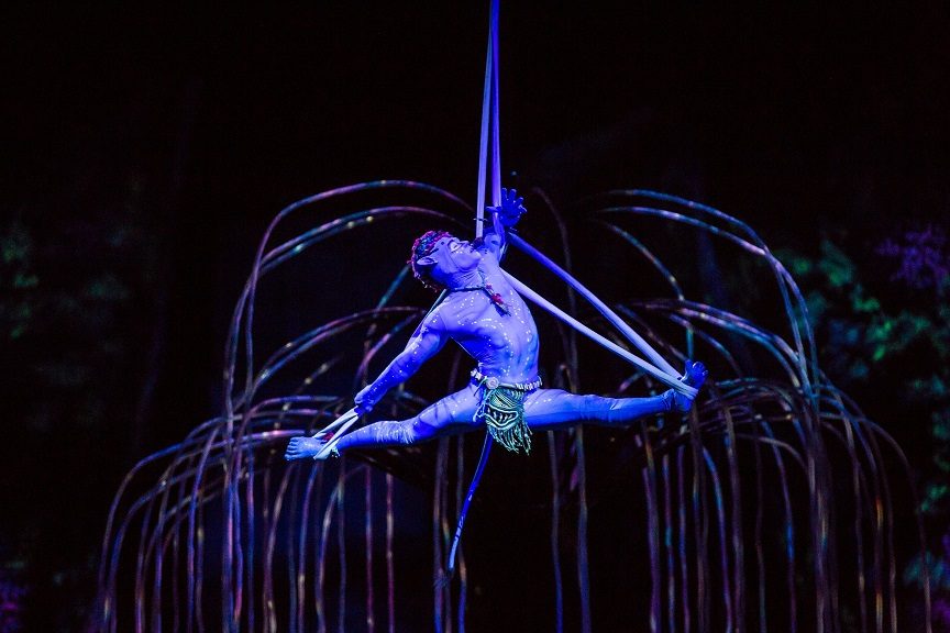 „Cirque du Soleil“ šou artistai paneigė žmogaus judėjimo dėsnius