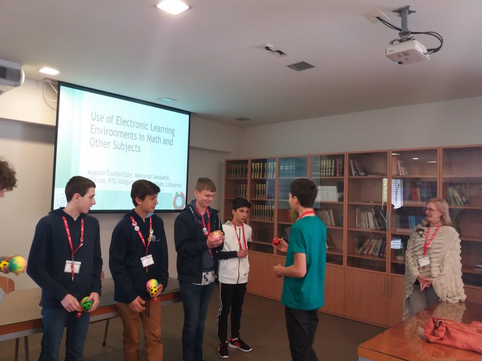 Matematikos mokymosi projektas įtraukė visą mokyklos bendruomenę