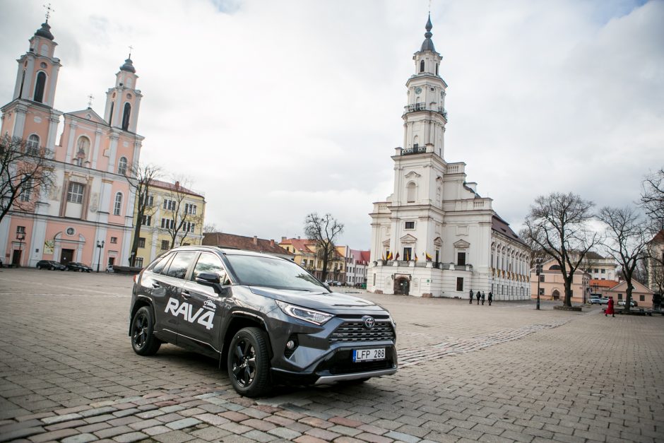 „Toyota RAV4“: nenuobodus kauniečių pasirinkimas