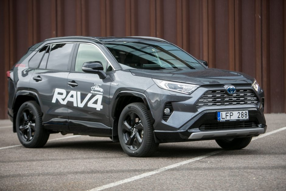 „Toyota RAV4“: nenuobodus kauniečių pasirinkimas