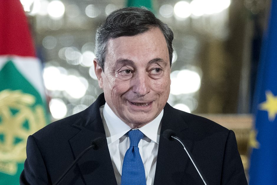 Italijos vyriausybę prašomas suformuoti buvęs Europos Centrinio Banko vadovas
