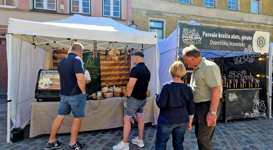 Klaipėdos senamiesčio gatvelėse – šventinė mugė