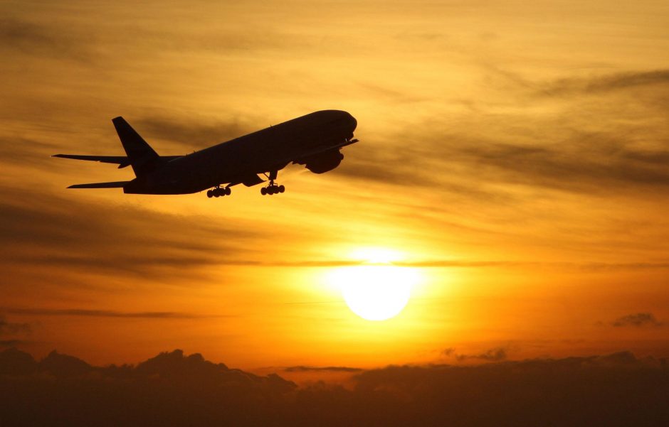 Ekspertai paaiškino, kodėl vėluoja lėktuvai ir kokios yra keleivių teisės