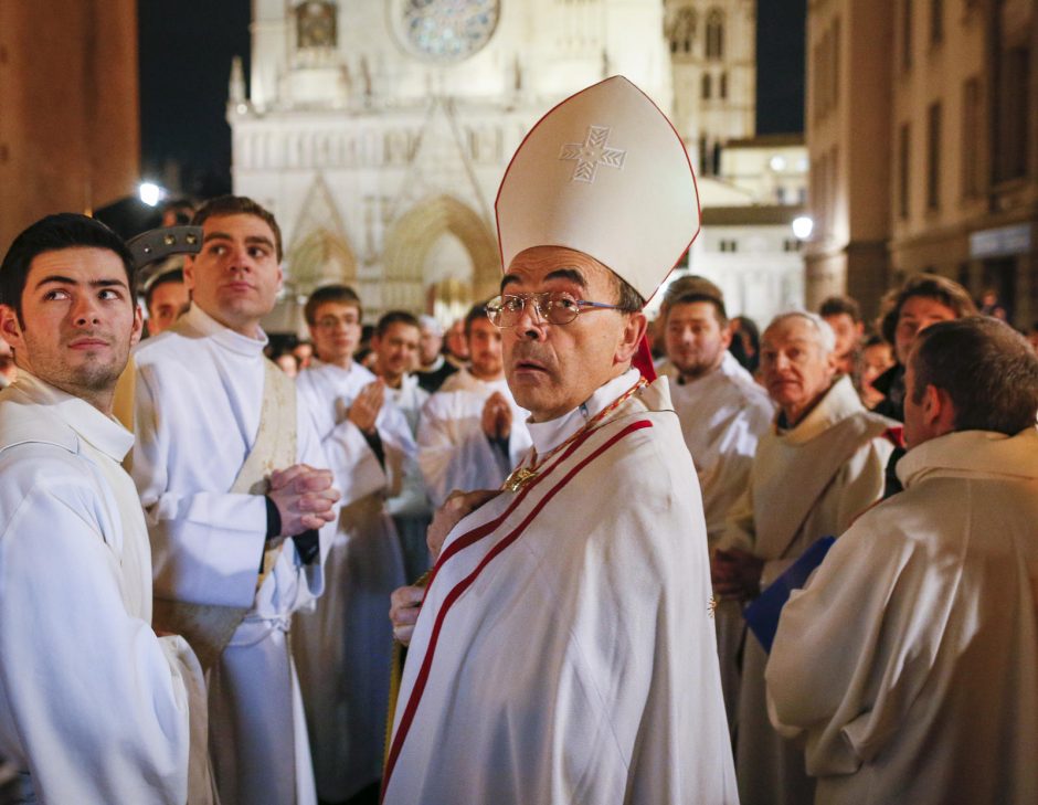 Kardinolas raginamas prisiimti atsakomybę seksualinio išnaudojimo byloje