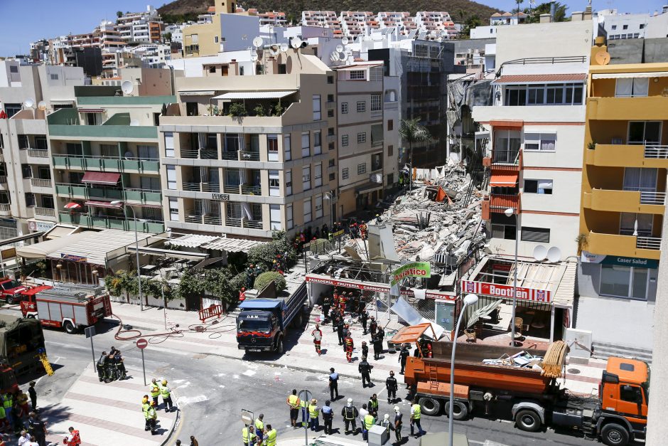 Tenerifėje sugriuvus penkiaaukščiui žuvo mažiausiai du žmonės