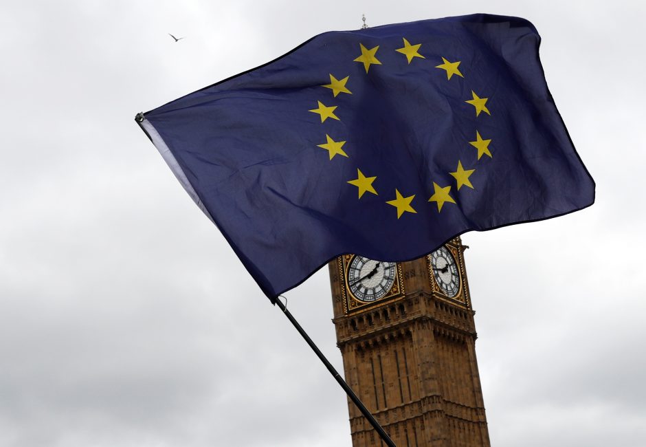 Britanija nori kuo greičiau susitarti su ES dėl imigrantų statuso