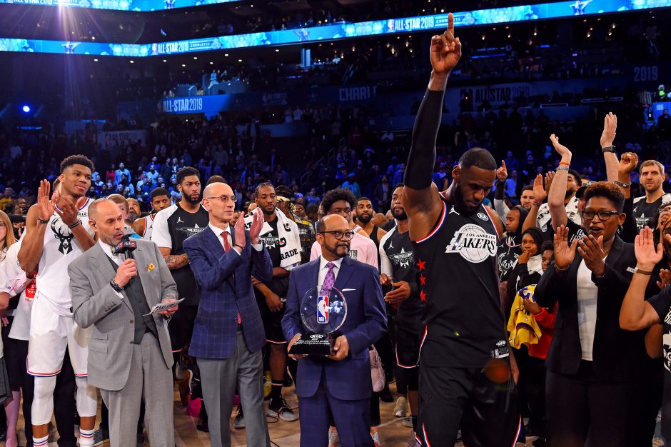 NBA „Visų žvaigždžių“ rungtynes laimėjo L. Jameso komanda