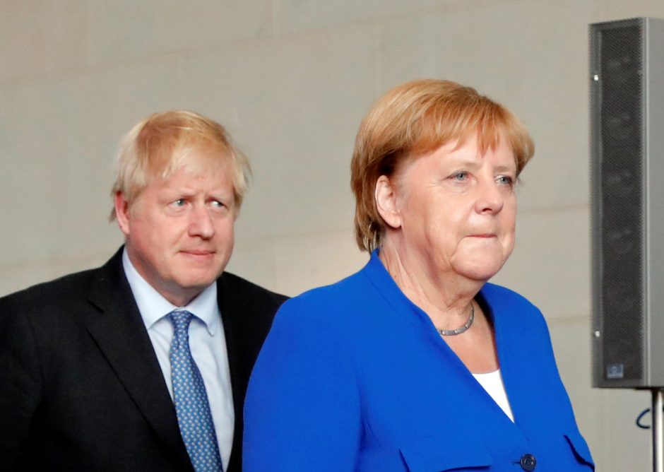 A. Merkel vylėsi, kad pavyks išvengti chaotiško „Brexit“