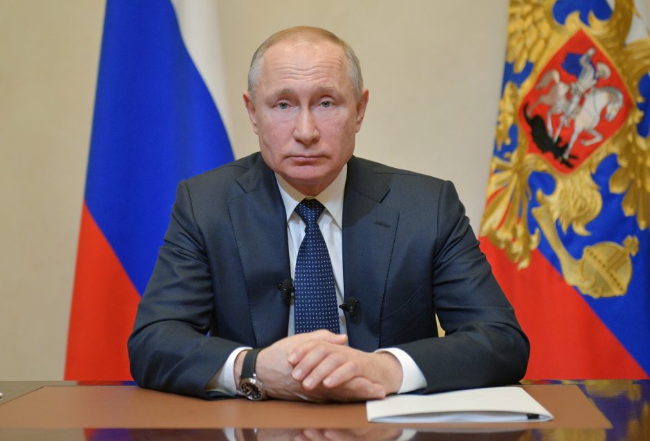 V. Putinas: Rusija gerai tvarkosi su koronavirusu, bet visiškai izoliuotis negali
