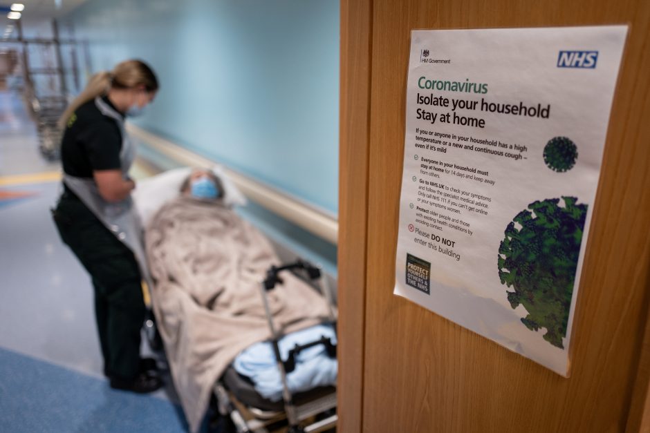 JK slaugos namuose – daugiau kaip 8 tūkst. su koronavirusu susijusių mirčių