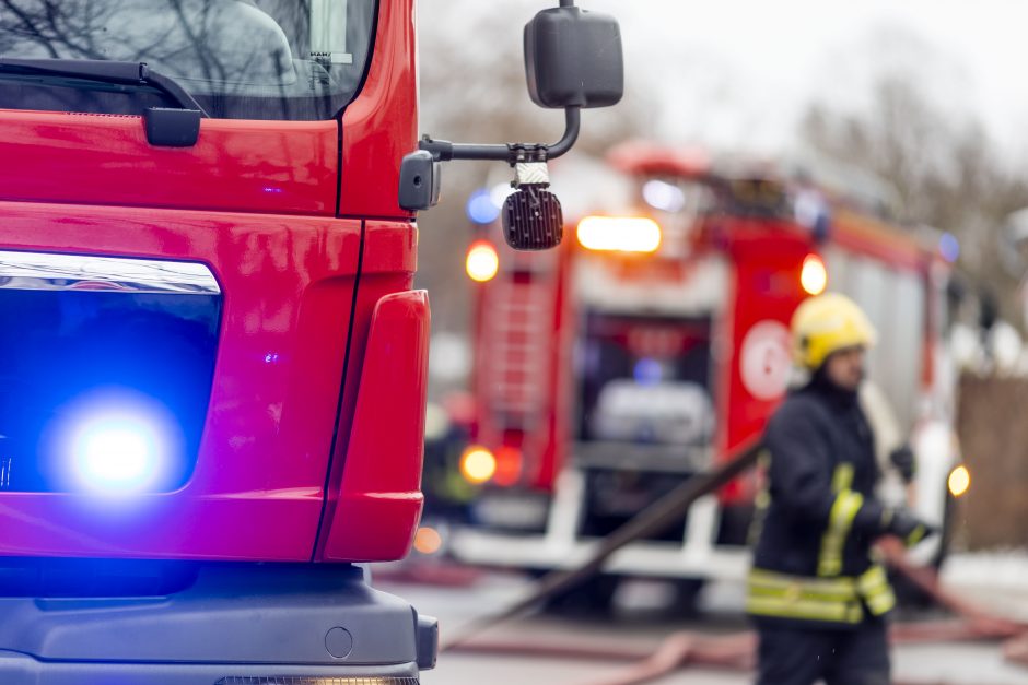 Šilutės rajone sudegė namas: sulaikytas padegimu įtariamas vyras