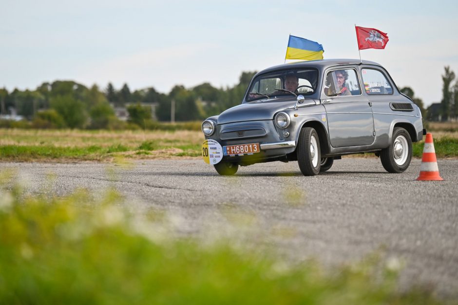 Istoriniai automobiliai riedės pietų ir pietryčių Lietuvos keliais