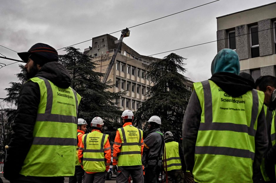 Liono universitete sprogo dujų balionai, yra nukentėjusiųjų