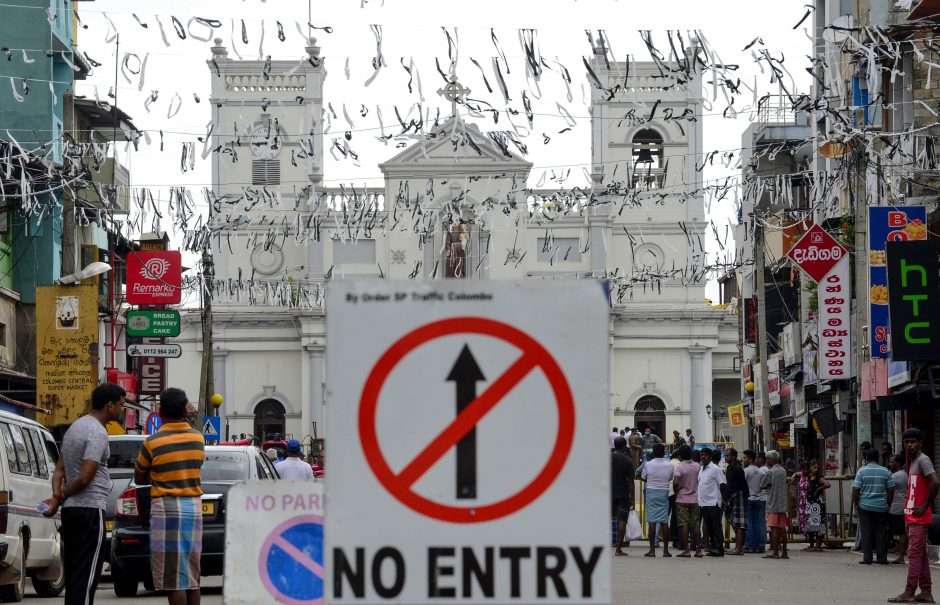 Pamaldos Šri Lankos bažnyčiose atidėtos dėl naujų teroro aktų grėsmės