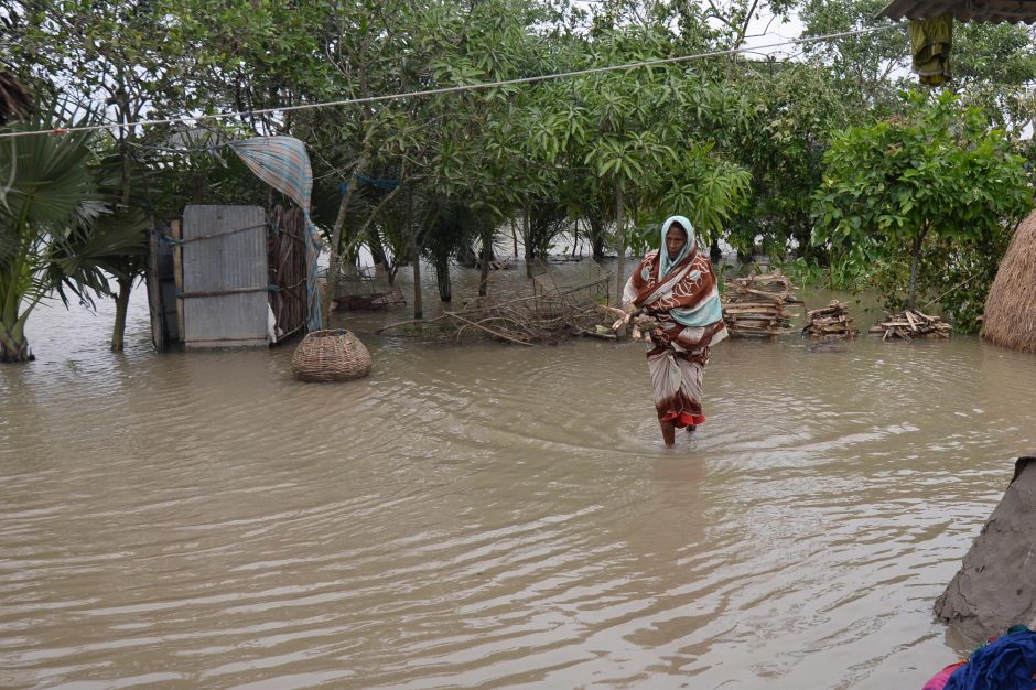 Indijoje per musonų sezono potvynius žuvo mažiausiai 25 žmonės
