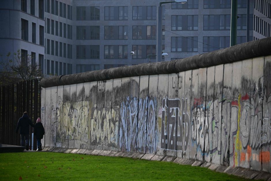 Vokietija Berlyno sienos griuvimo metines mini renginiais „Išsaugoti laisvę“