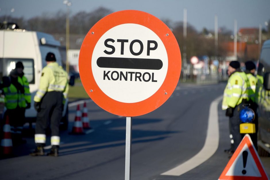 A. Merkel ragina pratęsti sienų kontrolę Šengeno erdvėje