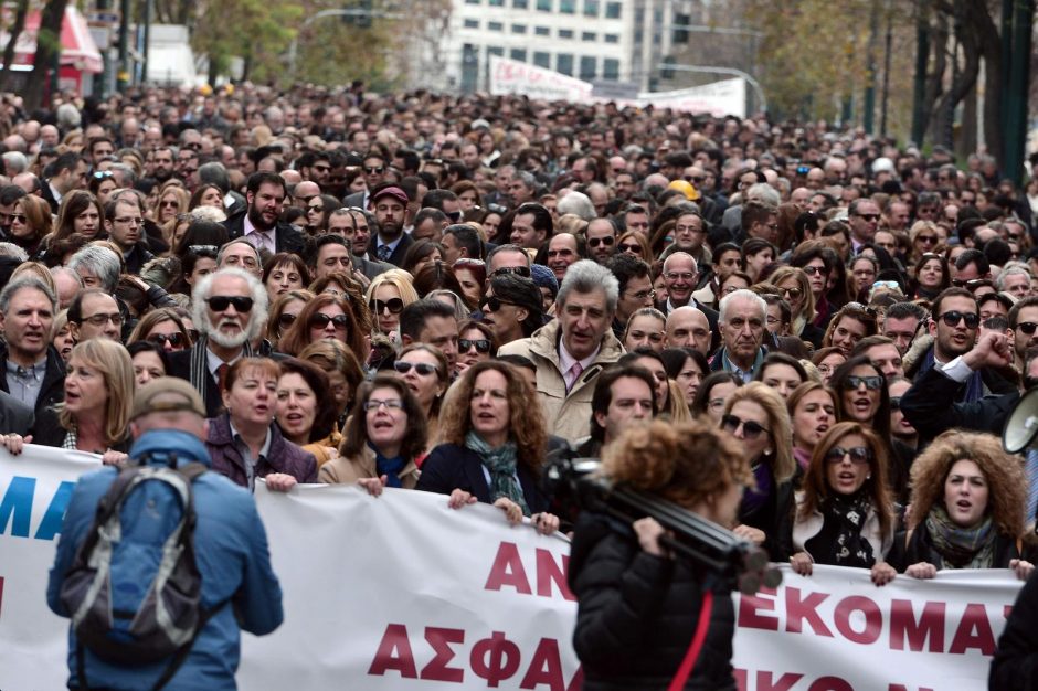 Graikai protestuoja prieš pensijų reformą