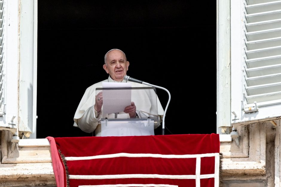 Popiežius gyvai palaimino tikinčiuosius Šv. Petro aikštėje