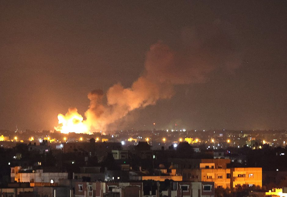 „Hamas“ paleido 130 raketų salvę į Tel Avivą