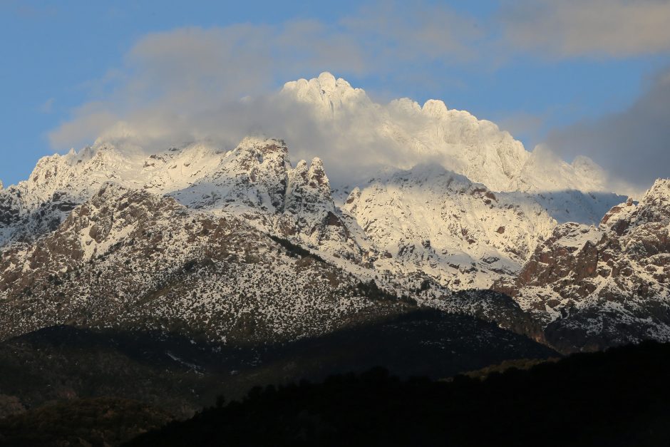 Prancūzijos Alpėse užgriuvus sniego lavinai žuvo mažiausiai keturi žmonės