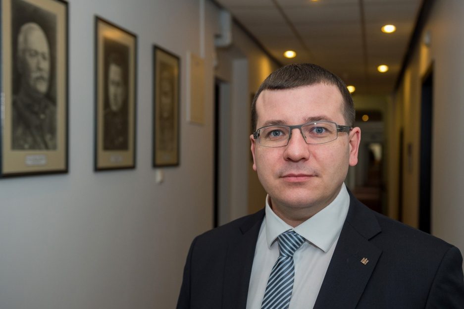 Krašto apaugos viceministras traukiasi iš pareigų, dirbs „Ignitis grupėje“