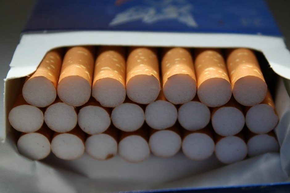 Vienas Lietuvos gyventojas pernai įsigijo 60 cigarečių pakelių