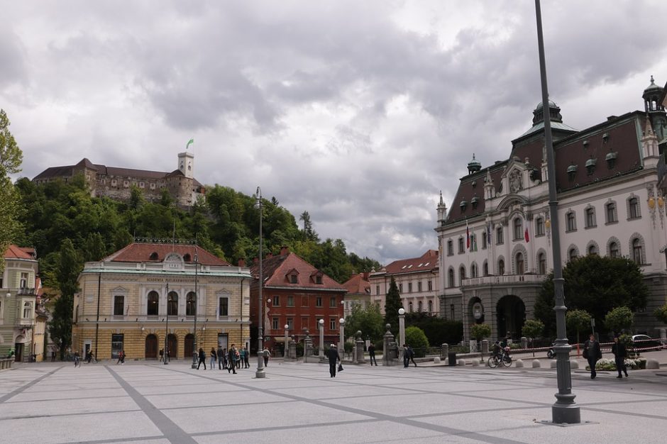 Streikuojant viešojo sektoriaus darbuotojams Slovėnija didina pensijas 