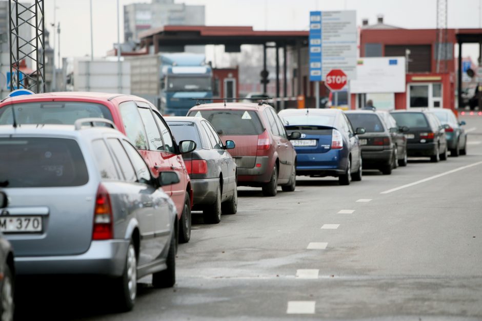Lietuvoje neliks automobilių su rusiškais numeriais: kaip vyks šis procesas?