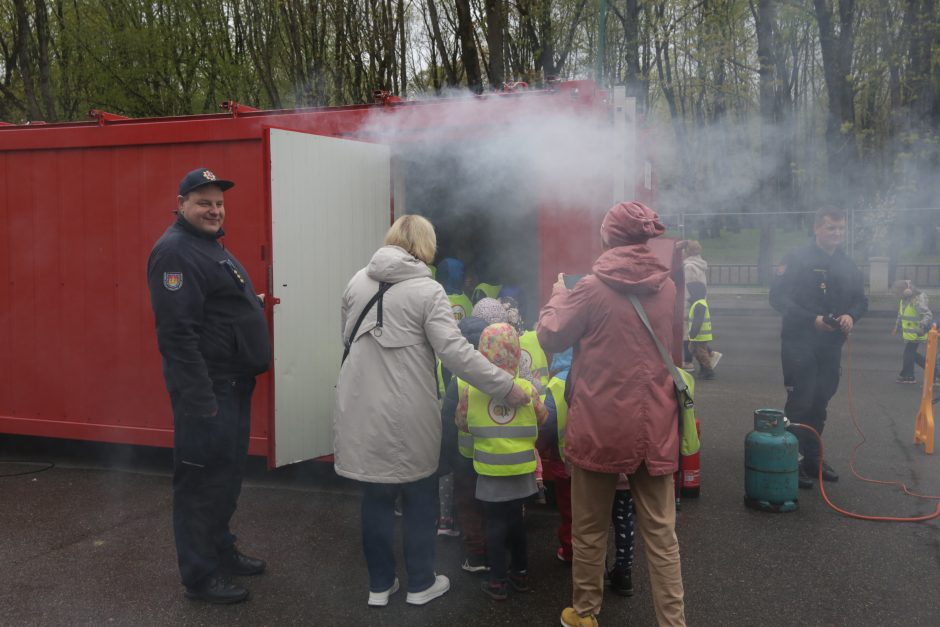 Klaipėdos ugniagesiai kviečia į atvirų durų dieną